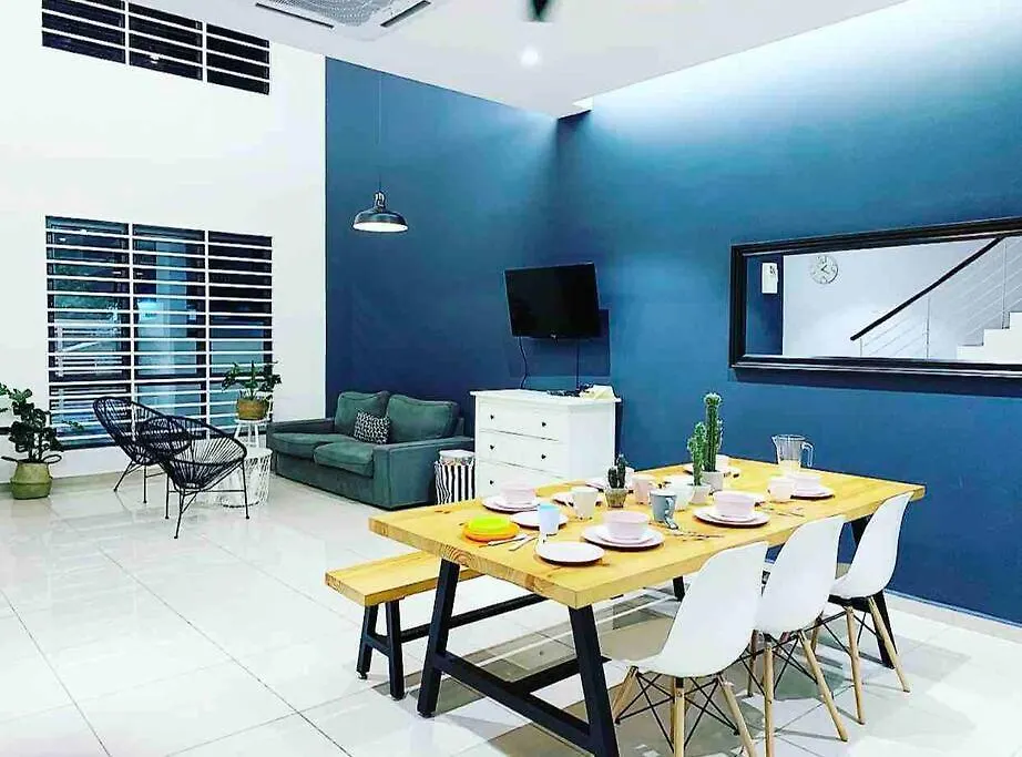 Holiday home Fifteen Famiglia Malacca - Homestay